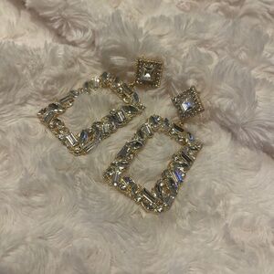 Women’s fashion earrings